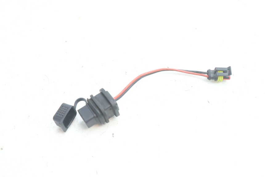 photo de USB-STOPCONTACT PIAGGIO VESPA PRIMAVERA 2T 50 (2013 - 2018) - Hoofdaanzicht