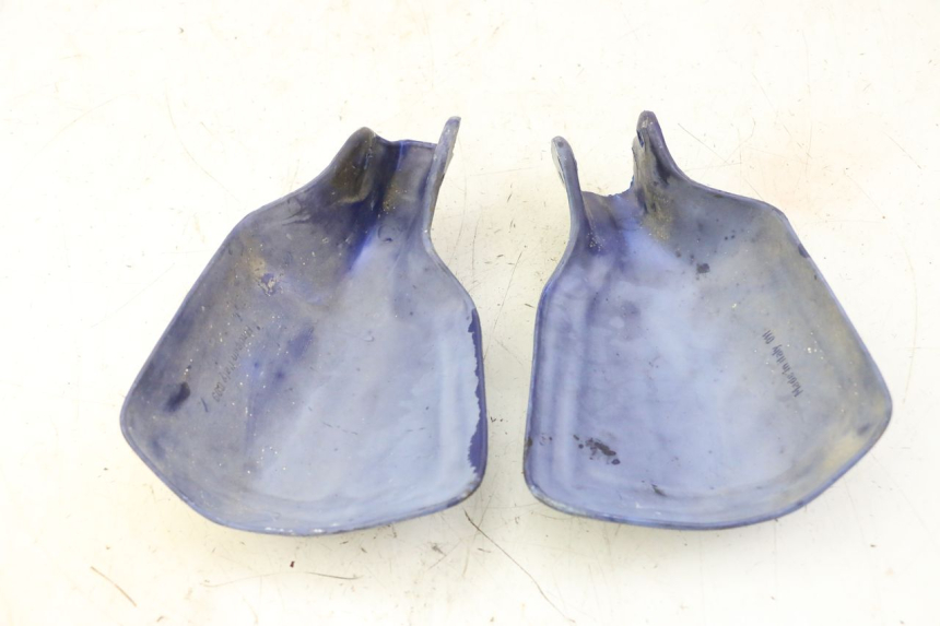 photo de HANDPROTECTOR APRILIA ETX 125 (1998 - 2002) - Detail van het onderdeel