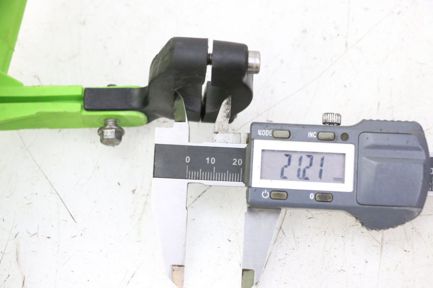 photo de HANDPROTECTOR KAWASAKI KX 65 (2000 - 2019) - Detail van het onderdeel