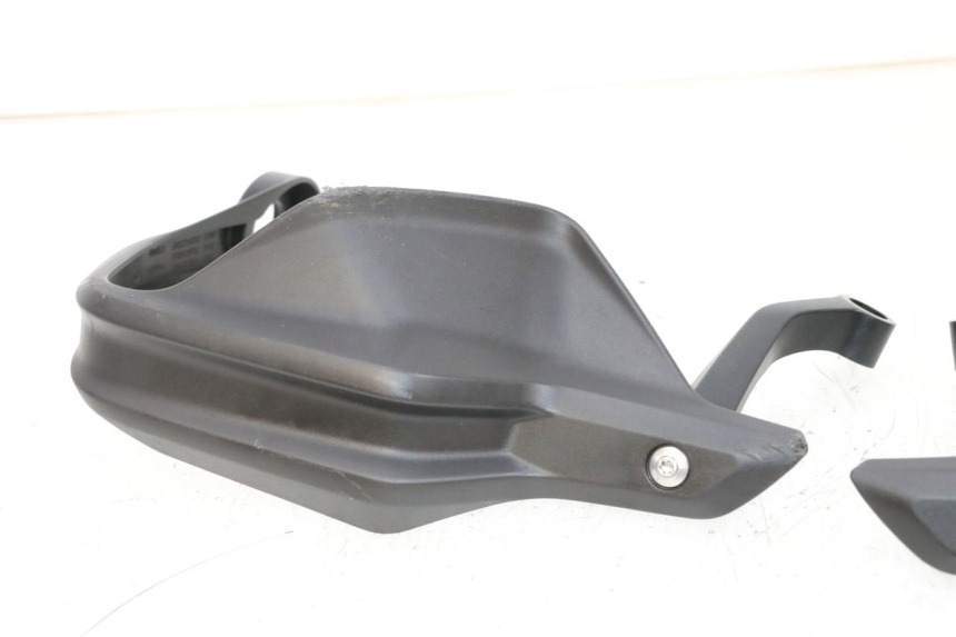 photo de HANDPROTECTOR BMW R GS 1250 (2021 - 2024) - Markeringen en referenties