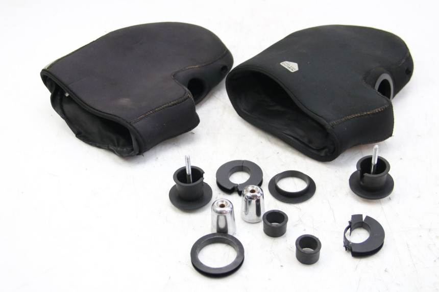 photo de HANDPROTECTOR PIAGGIO XEVO - X EVO 125 (2007 - 2017) - Detail van het onderdeel