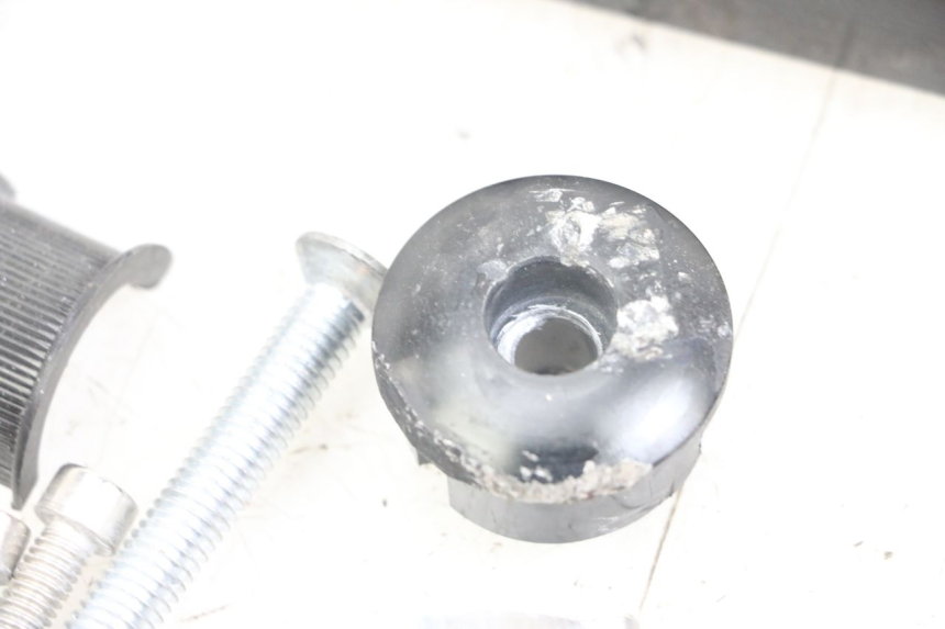 photo de HANDPROTECTOR YAMAHA XT X 660 (2004 - 2016) - Zoom op componenten