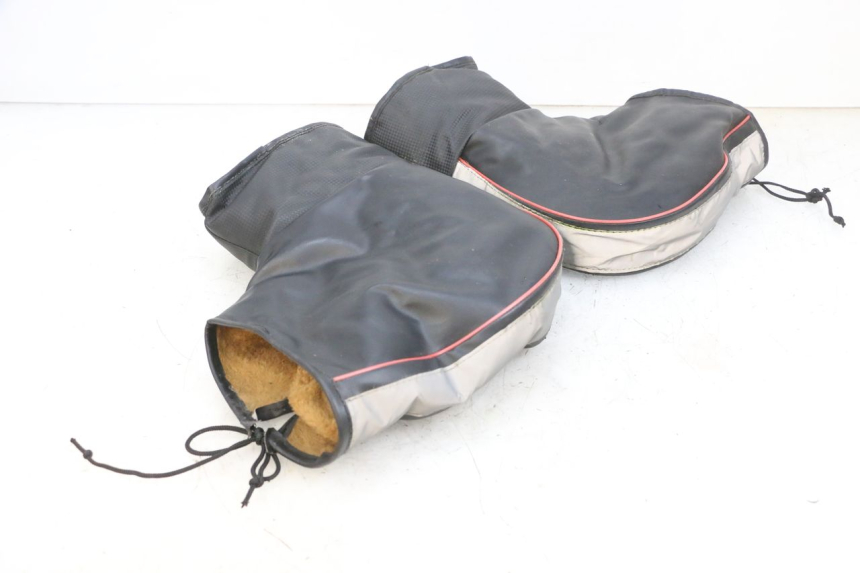 photo de HANDPROTECTOR PIAGGIO ZIP 4T 50 (2018 - 2020) - Zoom op gebruiksstaat