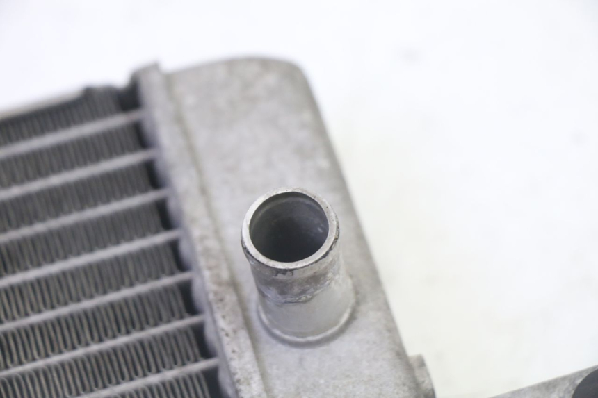 photo de RADIATEUR SUZUKI BURGMAN 125 (2007 - 2014) - Detail van het onderdeel