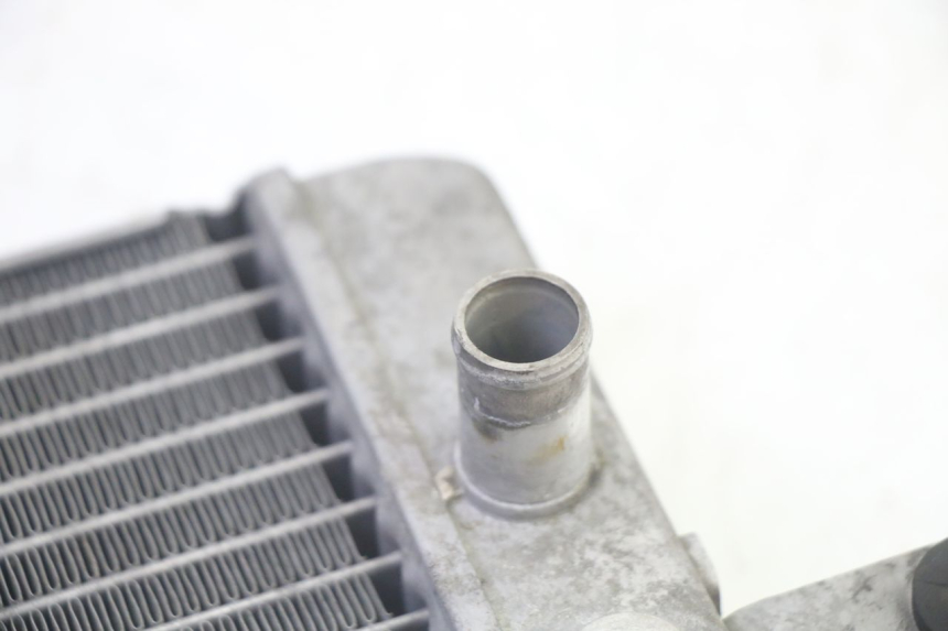 photo de RADIATEUR SUZUKI BURGMAN 125 (2007 - 2014) - Detail van het onderdeel