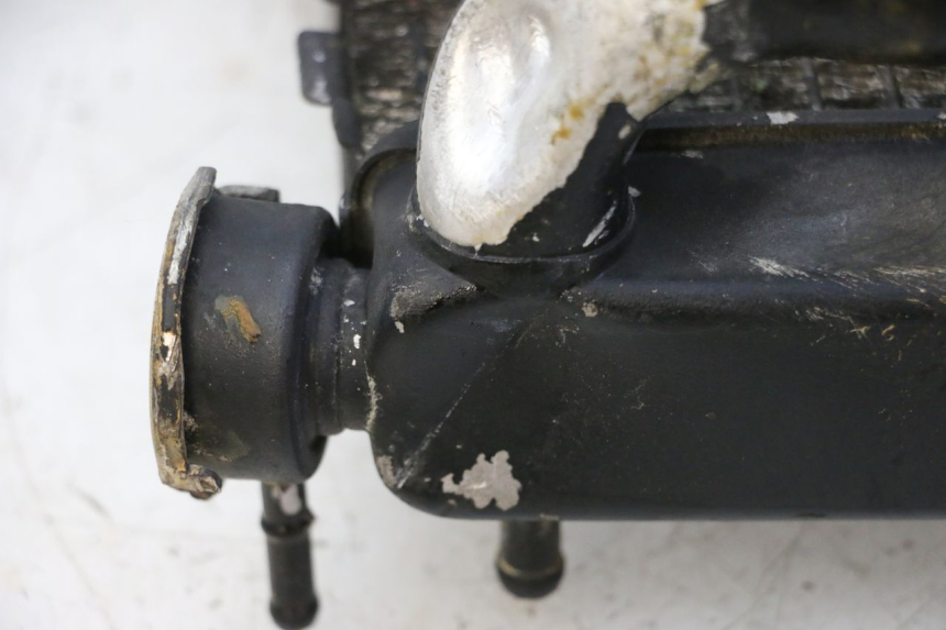 photo de RADIATEUR HONDA CBR RR FIREBLADE 900 (1992 - 1994) - Zoom op componenten