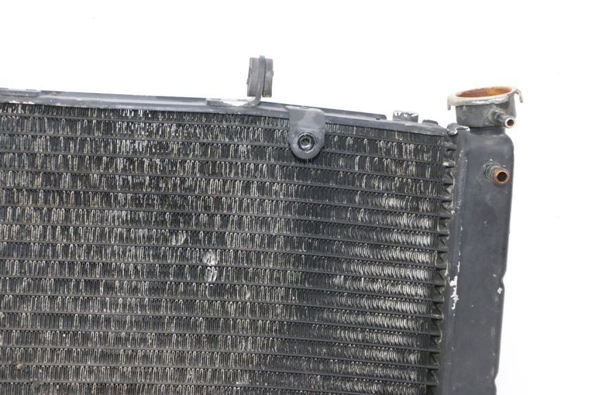 photo de RADIATEUR HONDA CBR RR FIREBLADE 900 (1992 - 1994) - Focus op structuur