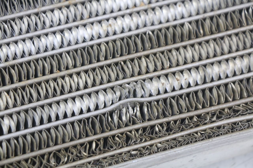 photo de RECHTER RADIATEUR HONDA CRF CR-F 450 (2009 - 2012) - Zoom op componenten