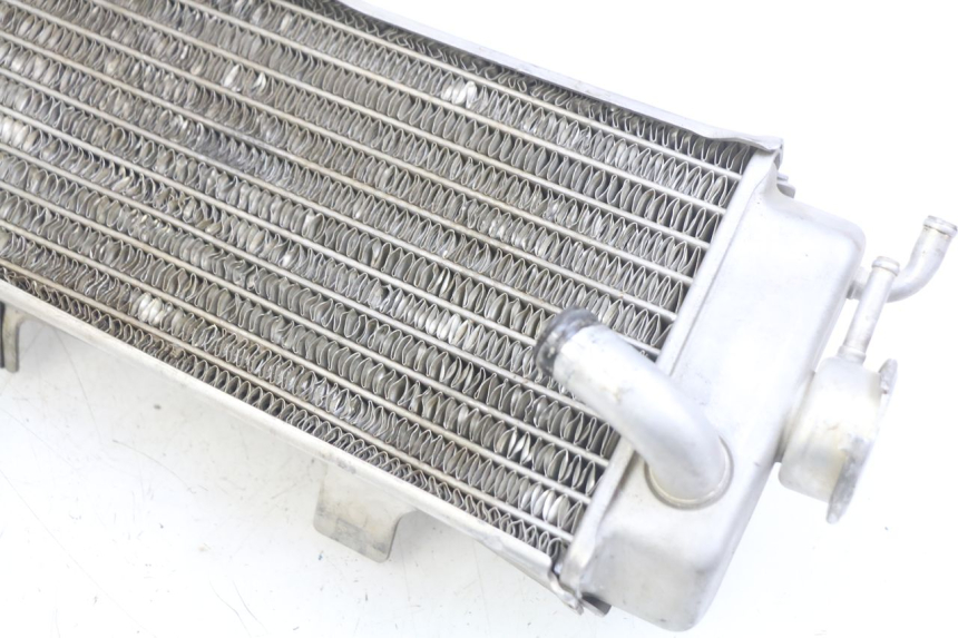 photo de RECHTER RADIATEUR HONDA CRF CR-F 450 (2009 - 2012) - Technische close-up