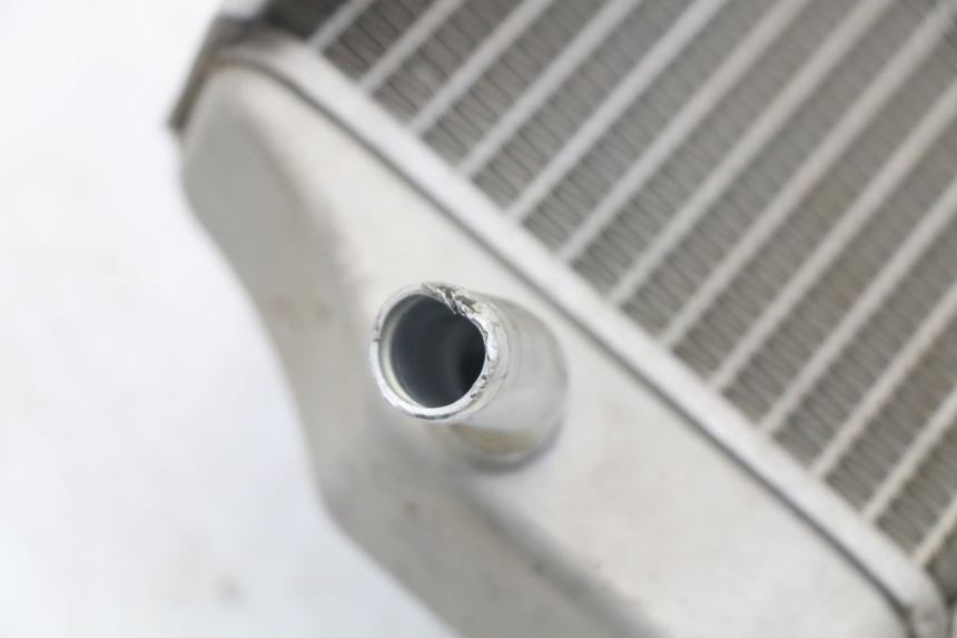 photo de RECHTER RADIATEUR HONDA CRF R 250 (2020 - 2021) - Zoom op gebruiksstaat
