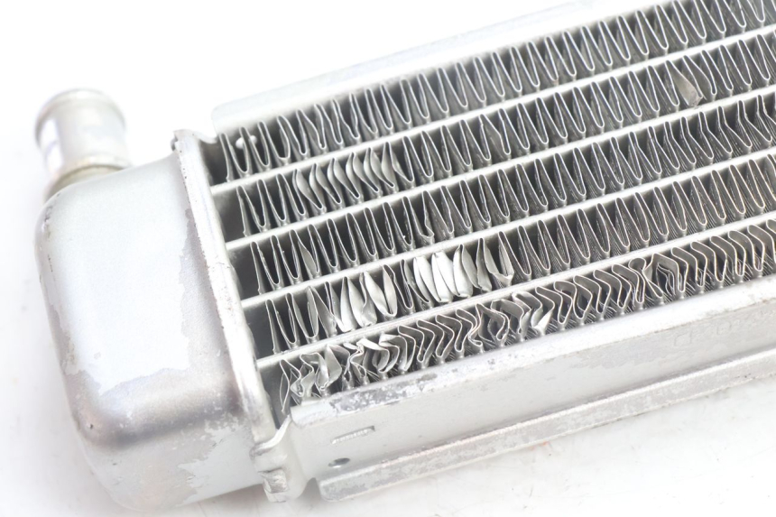 photo de RECHTER RADIATEUR PEUGEOT LUDIX BLASTER 50 (2006 - 2014) - Bevestigingspunten