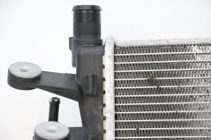 photo de RECHTER RADIATEUR BMW R GS 1250 (2021 - 2024) - Visuele inspectie