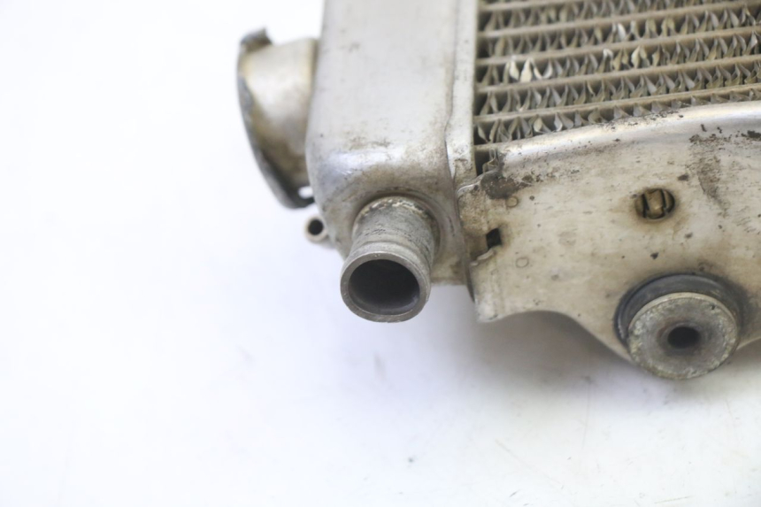 photo de RECHTER RADIATEUR YAMAHA YZ 125 (1998 - 2005) - Kenmerkende details