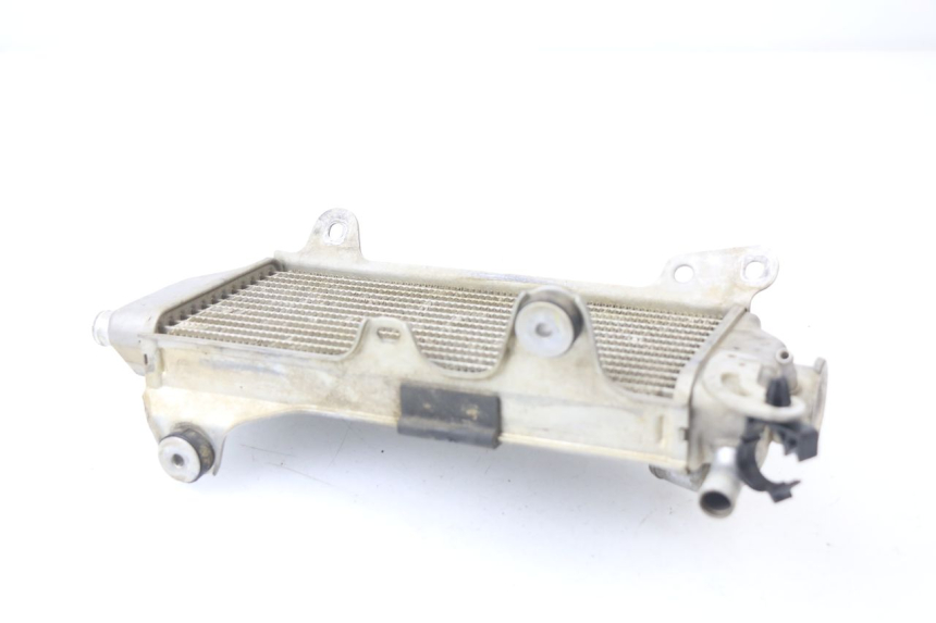 photo de RECHTER RADIATEUR YAMAHA YZF YZ-F 450 (2018 - 2021) - Detail van het onderdeel