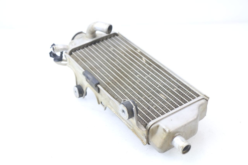 photo de RECHTER RADIATEUR YAMAHA YZF YZ-F 450 (2018 - 2021) - Zoom op gebruiksstaat
