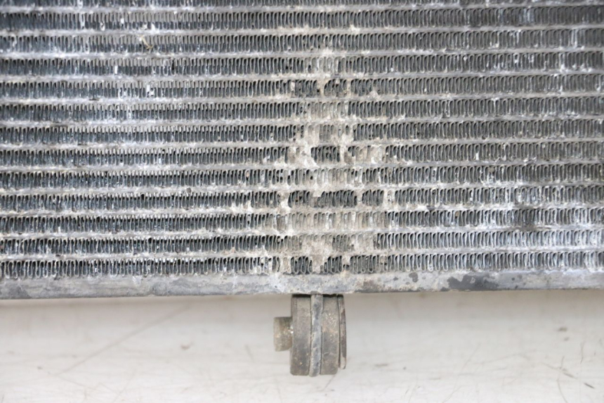 photo de RADIATEUR YAMAHA FZ6 FAZER S2 600 (2007 - 2011) - Zoom op componenten