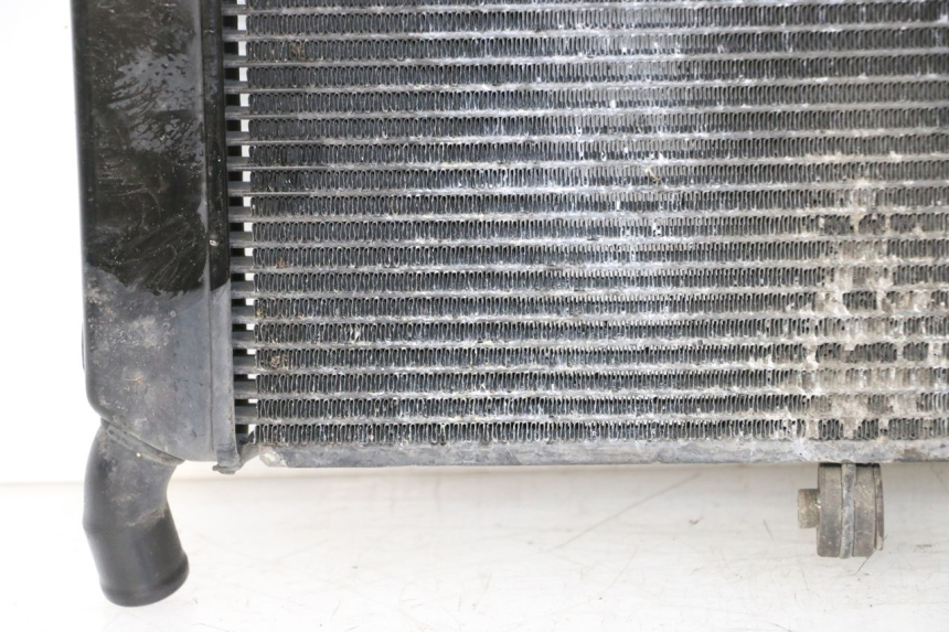 photo de RADIATEUR YAMAHA FZ6 FAZER S2 600 (2007 - 2011) - Detailaanzicht