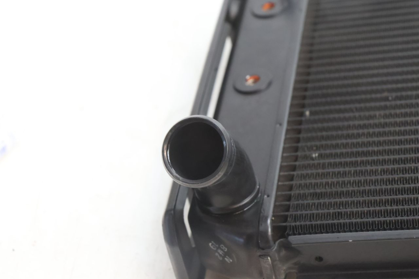 photo de RADIATEUR YAMAHA FZ8 800 (2010 - 2016) - Staat van het oppervlak