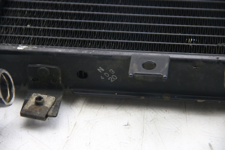 photo de RADIATEUR YAMAHA FZS FAZER 600 (2001 - 2003) - Detail van het onderdeel