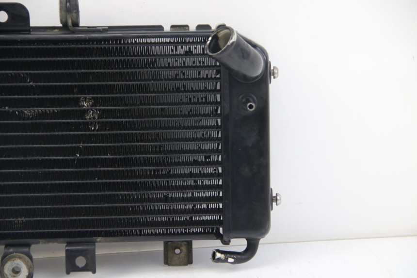 photo de RADIATEUR YAMAHA FZS FAZER 600 (2001 - 2003) - Andere kijkhoek