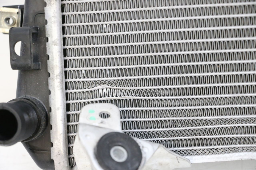 photo de LINKER RADIATEUR BMW R GS 1250 (2021 - 2024) - Technische close-up