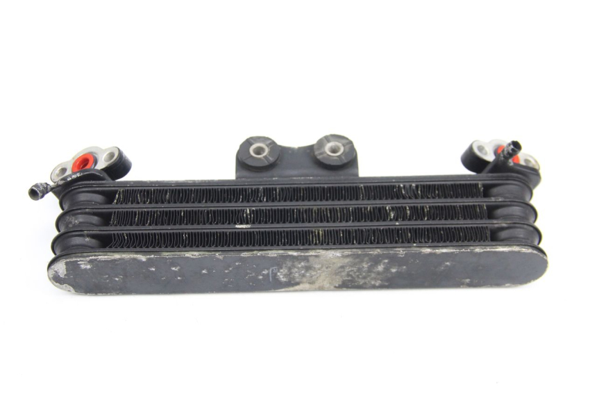 photo de OLIERADIATEUR HONDA CBR F SC21 1000 (1986 - 1992) - Andere kijkhoek