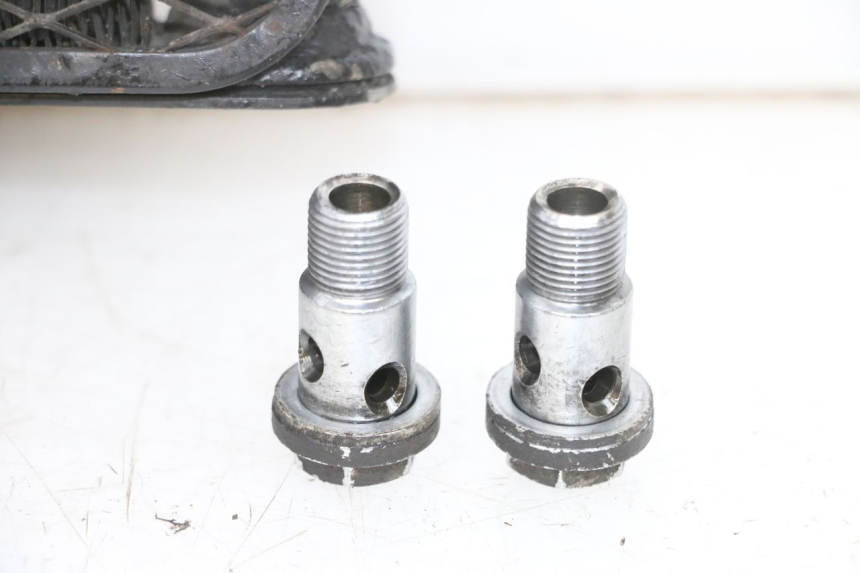 photo de OLIERADIATEUR SUZUKI DL V STROM 1000 (2002 - 2007) - Detail van het onderdeel