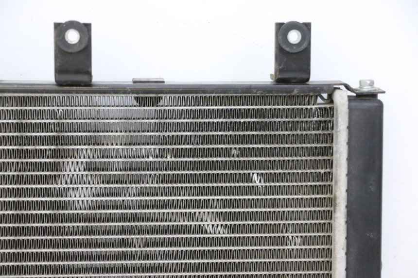 photo de RADIATEUR SYM JOYMAX 125 (2010 - 2017) - Bevestigingspunten