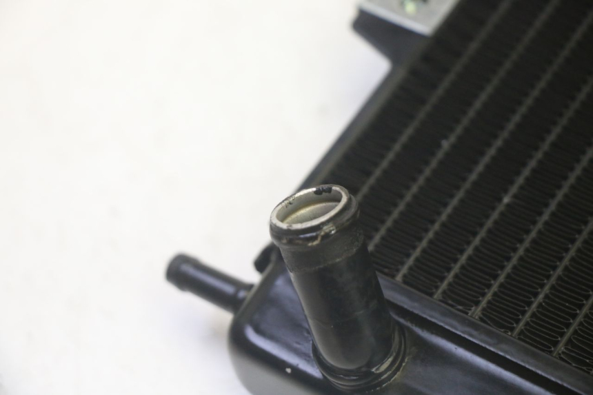 photo de RADIATEUR PIAGGIO MP3 HPE 350 (2018 - 2020) - Bevestigingspunten