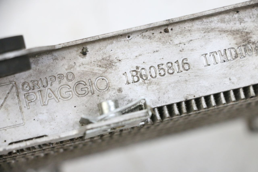 photo de RADIATEUR PIAGGIO MP3 HPE 300 (2019 - 2026) - Zoom op gebruiksstaat