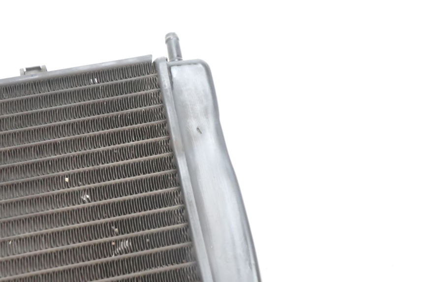 photo de RADIATEUR PIAGGIO MP3 500 (2016 - 2018) - Zoom op componenten