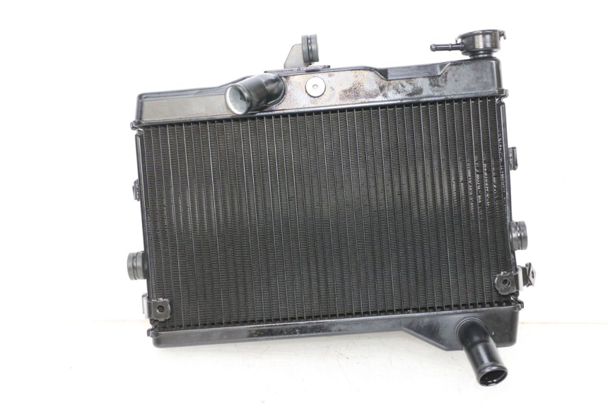 photo de RADIATEUR YAMAHA MT-07 MT07 ABS 700 (2018 - 2020) - Focus op structuur