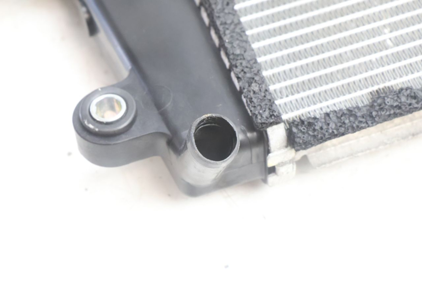 photo de RADIATEUR YAMAHA N-MAX NMAX 125 (2021 - 2024) - Andere kijkhoek