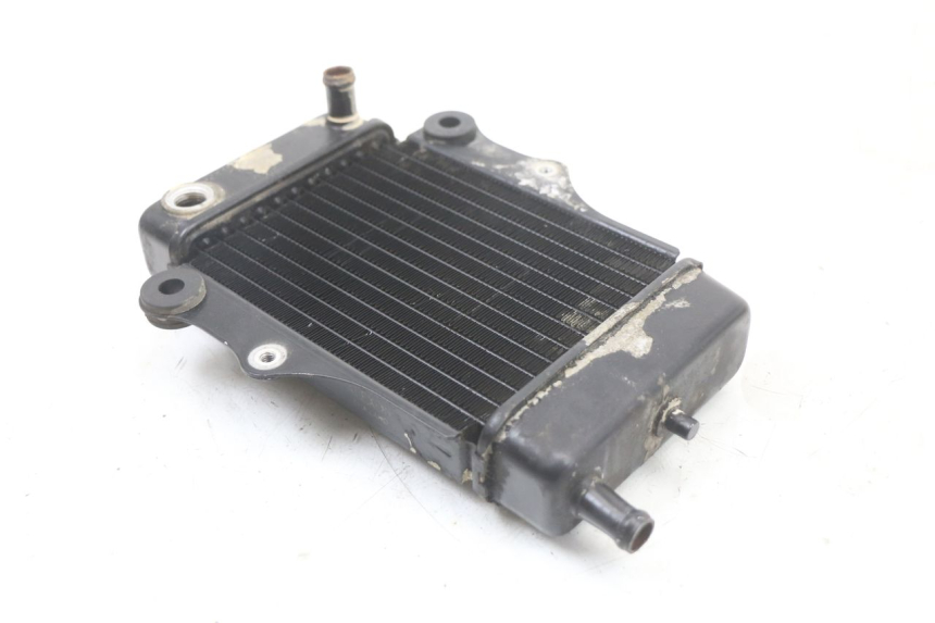 photo de RADIATEUR HONDA NES AROBASE 125 (2000 - 2003) - Detail van het onderdeel