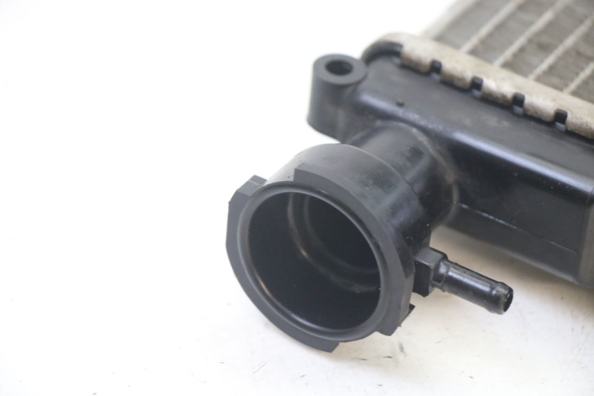 photo de RADIATEUR MBK OVETTO 4T 50 (2008 - 2016) - Zoom op gebruiksstaat