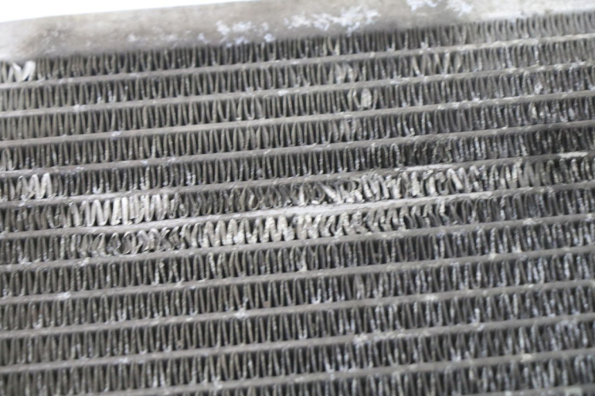 photo de RADIATEUR PEUGEOT SATELIS 250 (2006 - 2012) - Detail van het onderdeel