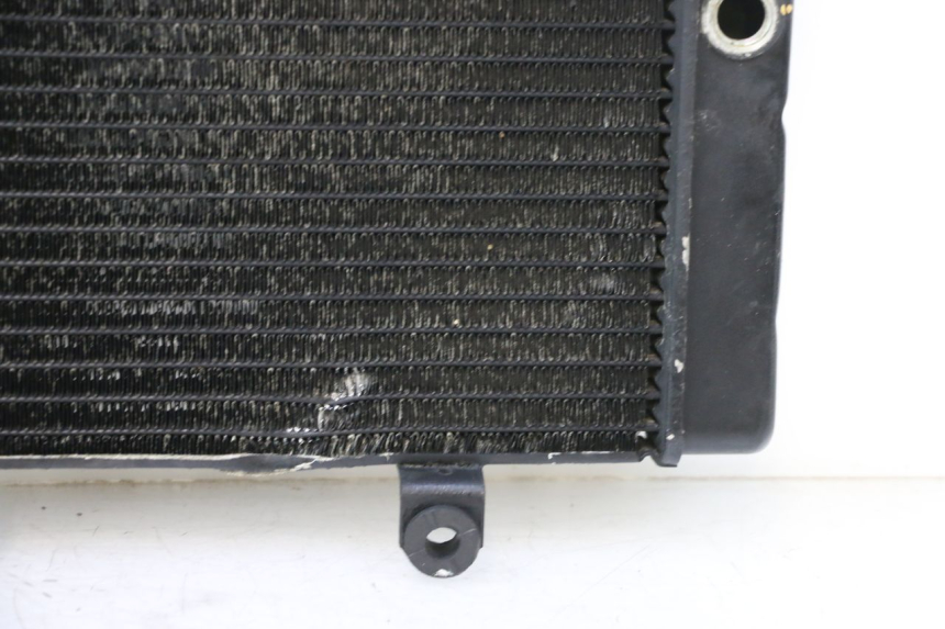 photo de RADIATEUR HONDA ST PAN EUROPEAN 1100 (1990 - 2002) - Focus op structuur