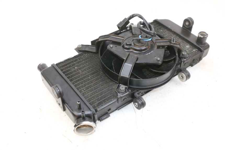 photo de RADIATEUR YAMAHA TDM ABS 900 (2002 - 2014) - Zoom op gebruiksstaat