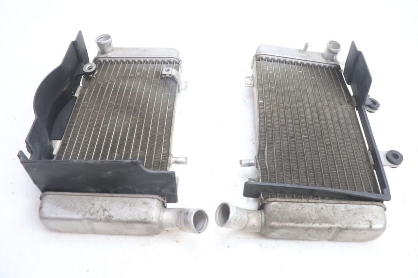 photo de RADIATEUR HONDA VFR FI RC46 800 (1998 - 2001) - Detail van het onderdeel