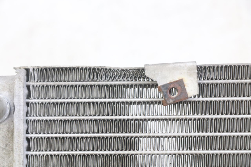 photo de RADIATEUR YAMAHA YP MAJESTY 125 (1998 - 2001) - Detail van het onderdeel