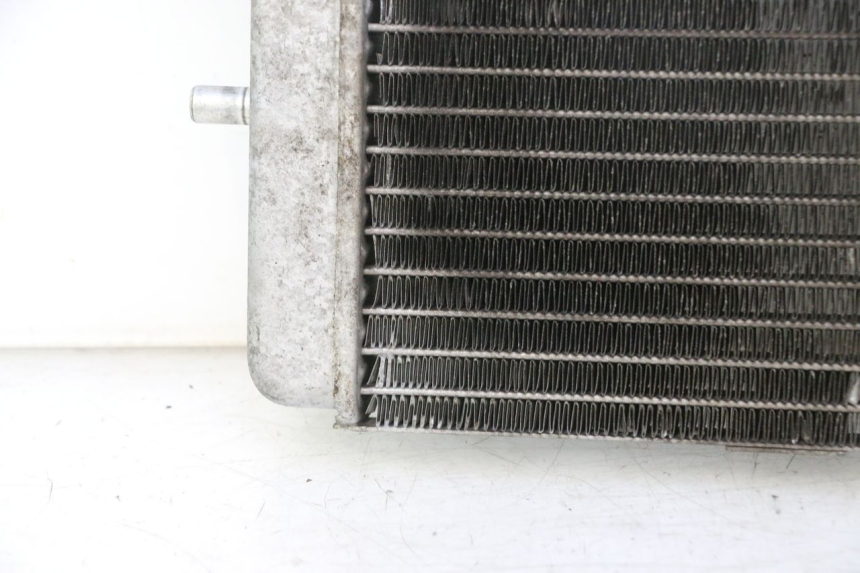photo de RADIATEUR YAMAHA YP MAJESTY 125 (2002 - 2006) - Zoom op gebruiksstaat