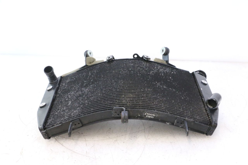 photo de RADIATEUR YAMAHA YZF R6 600 (2008 - 2009) - Focus op structuur