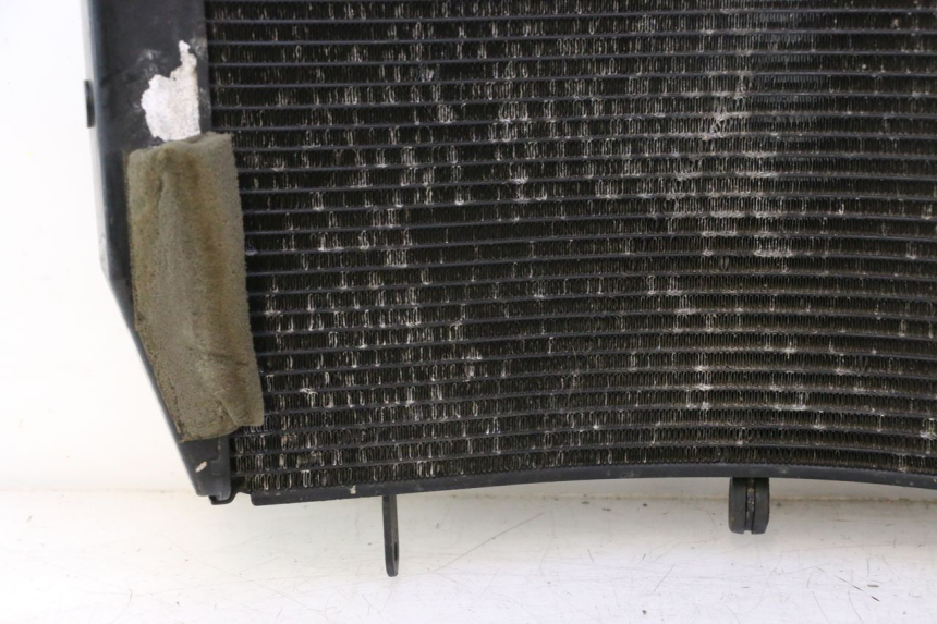 photo de RADIATEUR YAMAHA YZF R6 600 (2008 - 2009) - Zoom op gebruiksstaat