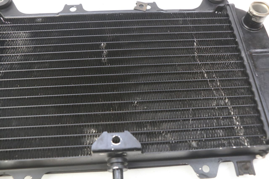 photo de RADIATEUR KAWASAKI ZZR 600 (1995 - 2004) - Detail van het onderdeel