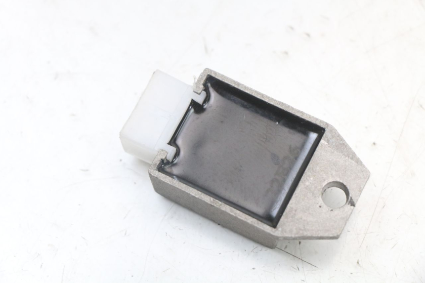 photo de LAADREGELAAR KYMCO AGILITY 4T 50 (2005 - 2018) - Zoom op gebruiksstaat