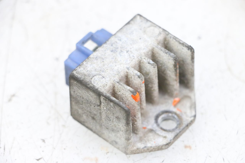 photo de LAADREGELAAR MBK BOOSTER SPIRIT NAKED 50 (2004 - 2017) - Hoofdaanzicht