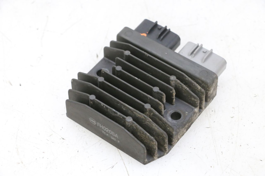 photo de LAADREGELAAR SUZUKI BURGMAN 650 (2013 - 2020) - Detail van het onderdeel