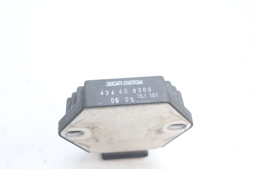 photo de LAADREGELAAR HONDA CB F HORNET 600 (2005 - 2006) - Technische close-up