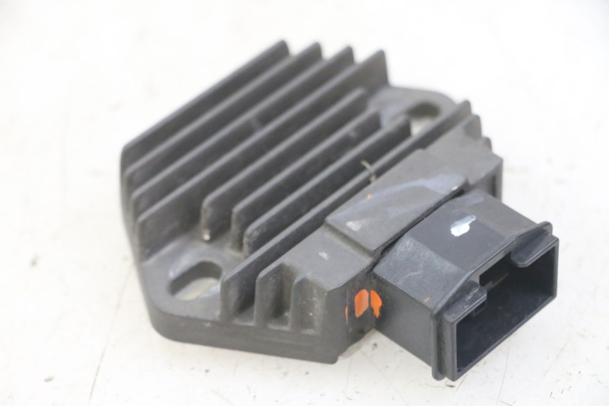 photo de LAADREGELAAR HONDA CBF 500 (2004 - 2007) - Detail van het onderdeel