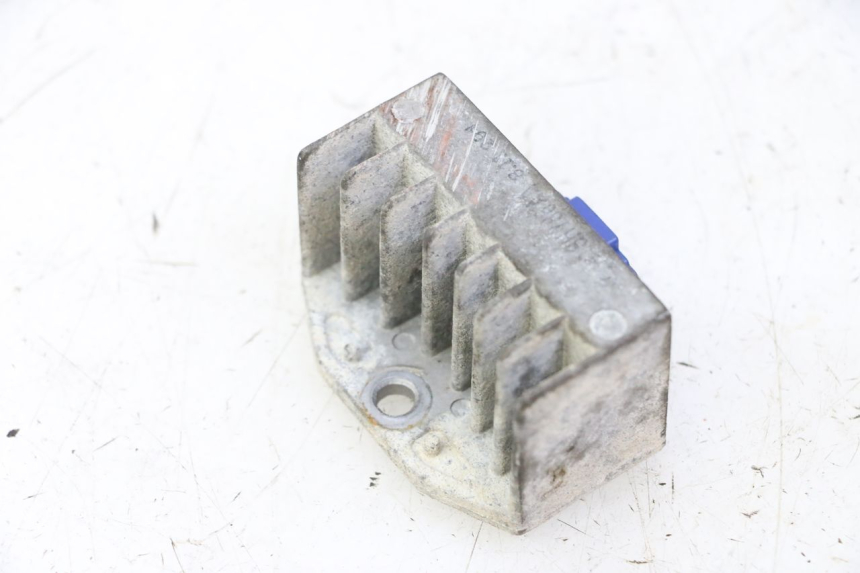 photo de LAADREGELAAR HONDA CBF 125 (2009 - 2015) - Zoom op gebruiksstaat